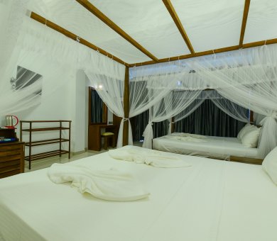  Deluxe Family Room  